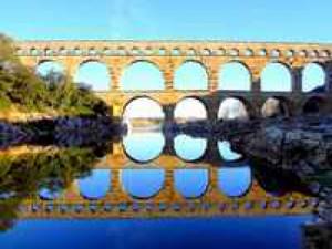 Aqueduct of Pont du Gard in France: history, description