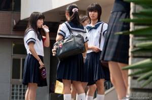 Why schoolgirls in Japan can&#39;t wear tights