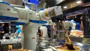 Robot in the Japanese restaurant “House of Robots”. Photo: robotforum.ru 