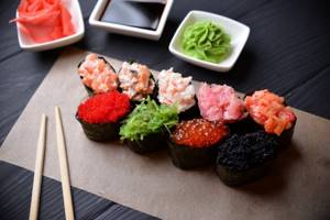 Sushi and rolls: what is the difference between popular Japanese dishes?